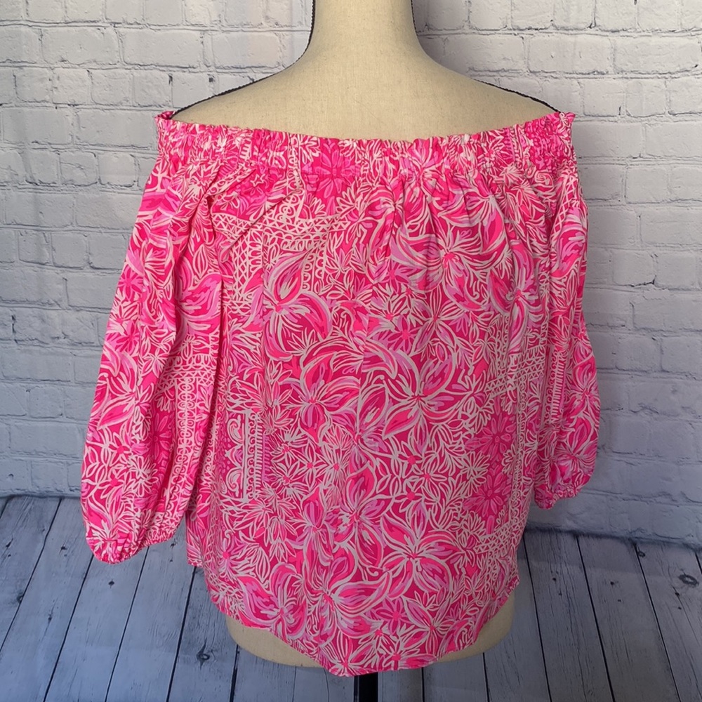 Lilly Pulitzer Ruffle Off the shoulder top. - Picture 3 of 4